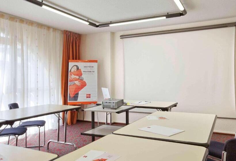 בית מלון כפרי Ibis Poitiers Centre