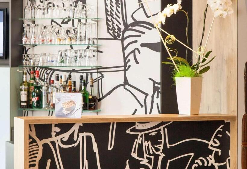 בית מלון כפרי Ibis Poitiers Centre