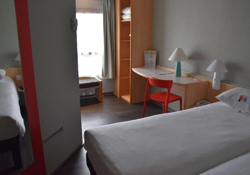 ホテル Ibis Rochefort