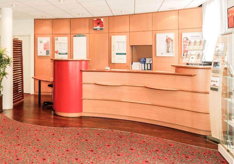 ホテル Ibis Rochefort