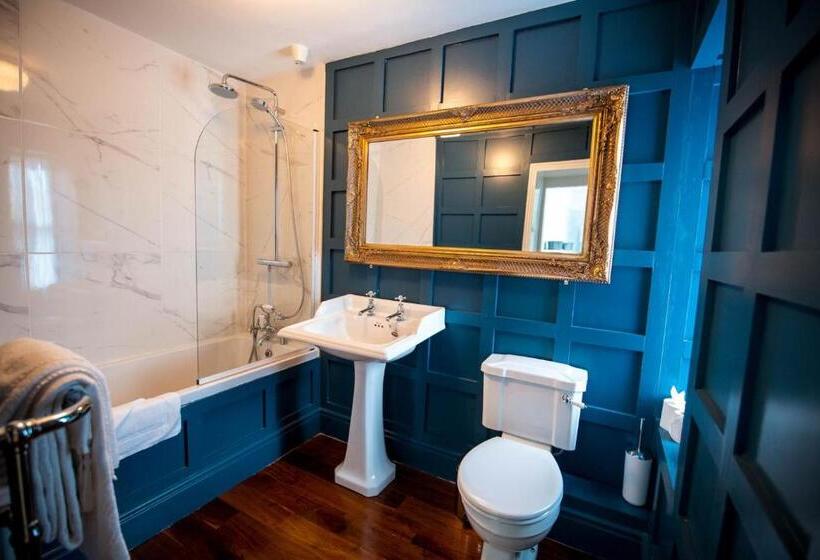 فندق Innishannon House