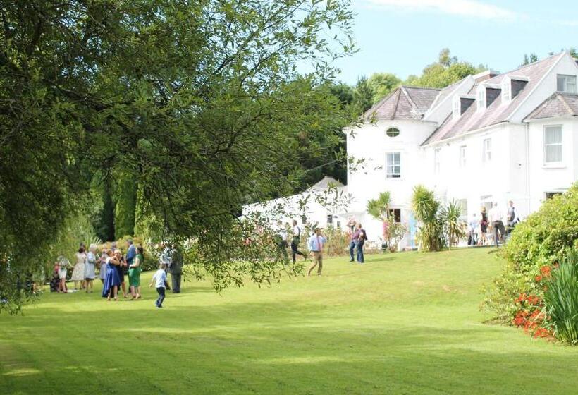 فندق Innishannon House