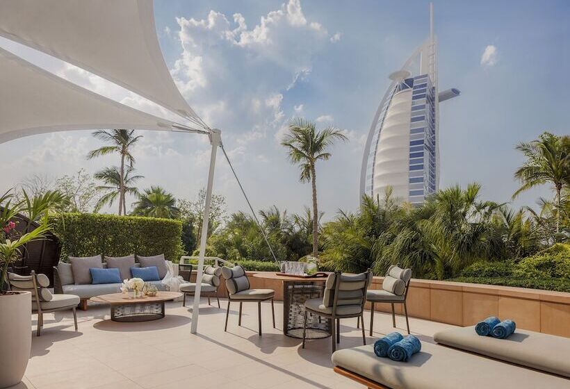 Jumeirah Beach Hotel Dubai