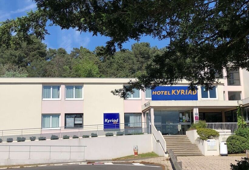 Отель Kyriad Nemours