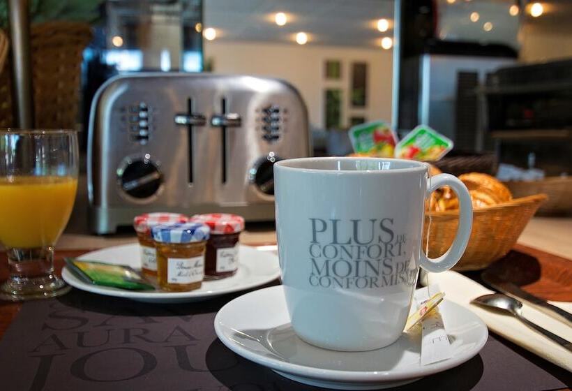 Отель Kyriad Nemours