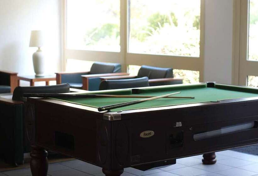 בית מלון כפרי Kyriad Nemours