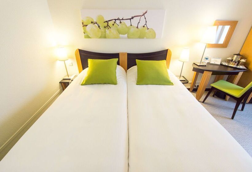 בית מלון כפרי Kyriad Villefranche Sur Saone