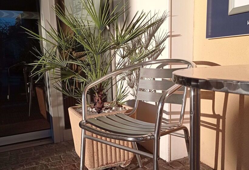 فندق Kyriad Villefranche Sur Saone