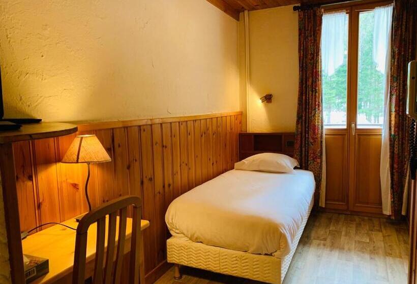 호텔 L Arveyron Open House