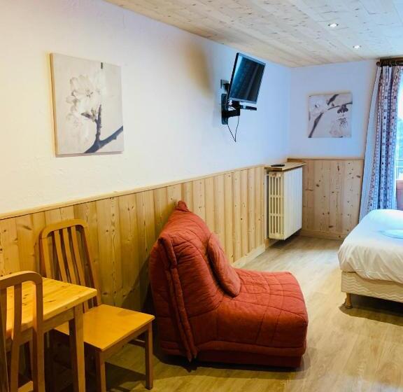 호텔 L Arveyron Open House