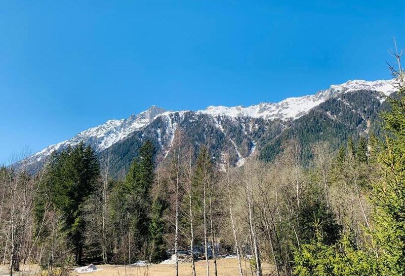 호텔 L Arveyron Open House