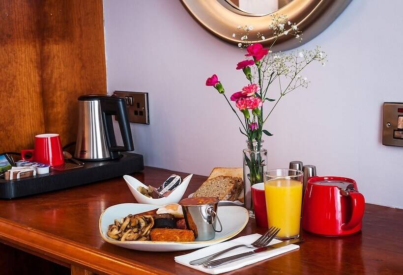 בית מלון כפרי Lake Of Shadows