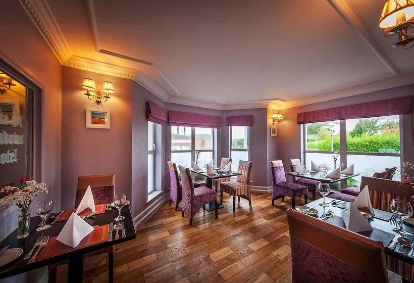 בית מלון כפרי Lake Of Shadows