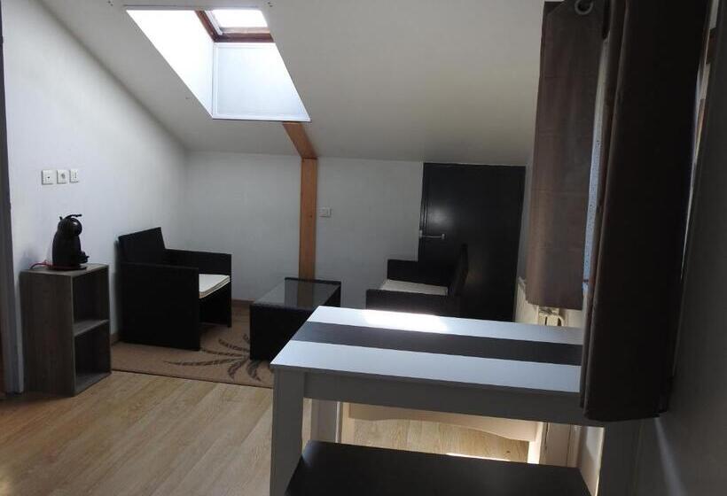 בית מלון כפרי Le Chalet