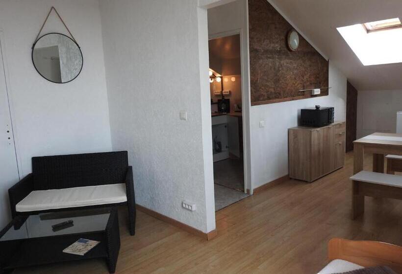 בית מלון כפרי Le Chalet