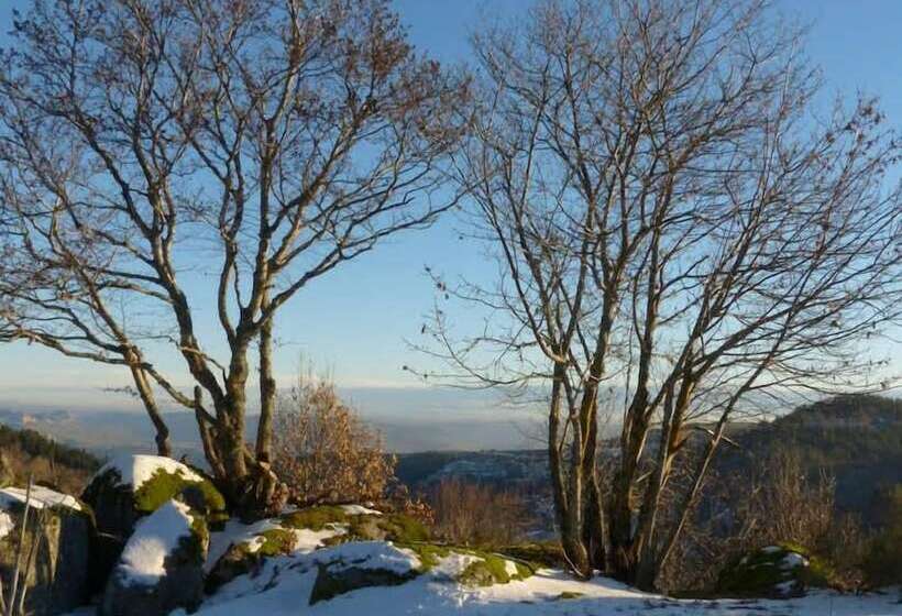 בית מלון כפרי Le Chalet