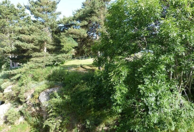 בית מלון כפרי Le Chalet