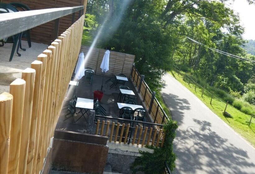 בית מלון כפרי Le Chalet