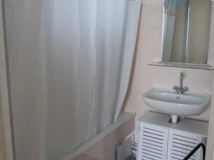 בית מלון כפרי Le Chalet