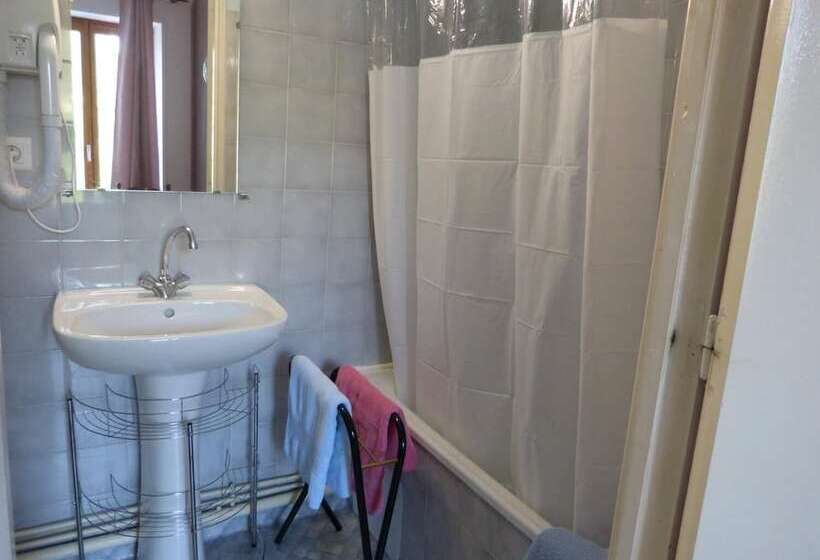 בית מלון כפרי Le Chalet