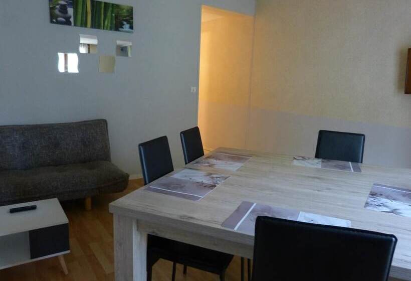 בית מלון כפרי Le Chalet