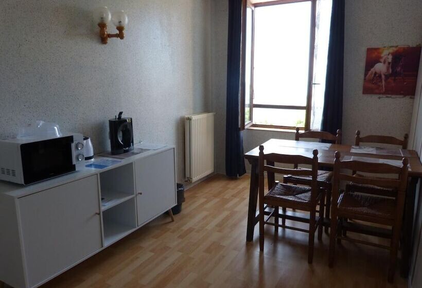 בית מלון כפרי Le Chalet