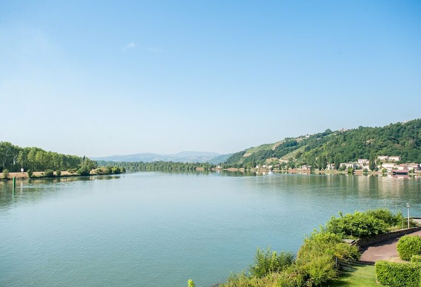 בית מלון כפרי Lerie Beau Rivage