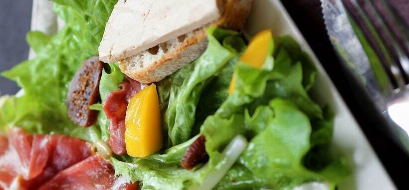 Les Ambassadeurs Logis Hotels Et Restaurant