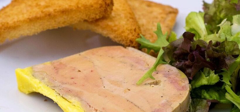 Les Ambassadeurs Logis Hotels Et Restaurant