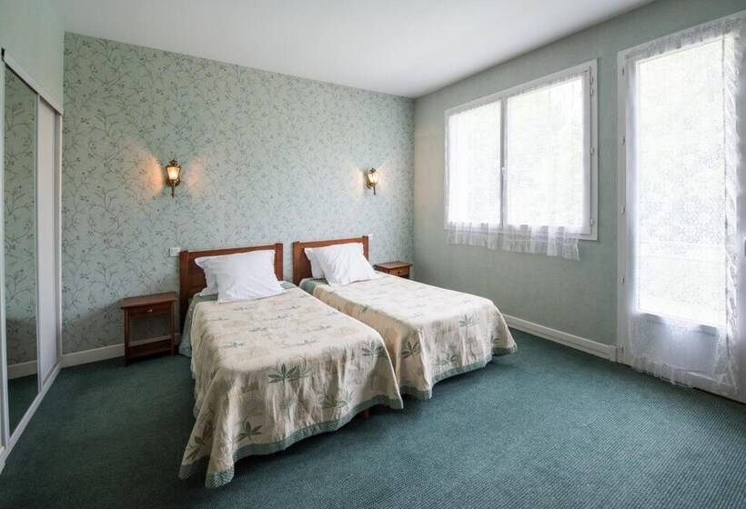 Les Ambassadeurs Logis Hotels Et Restaurant