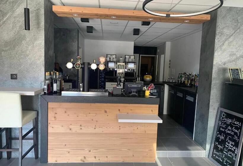 Отель Les Marronniers