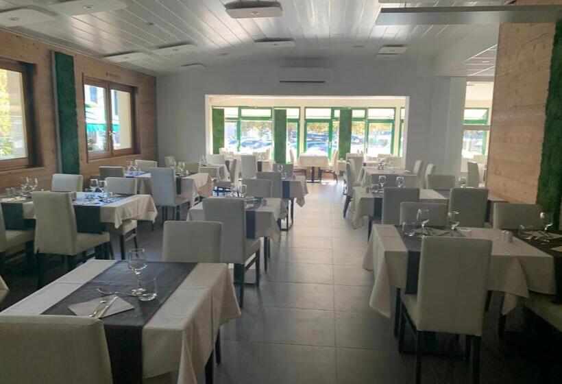 Отель Les Marronniers