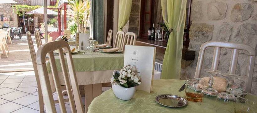 Logis Hotels   Auberge De L île   Hôtel 3 étoiles Et Restaurant