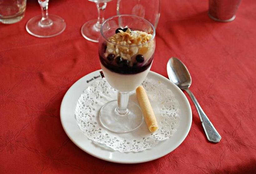 ホテル Logis Grand Hôtel De L Europe