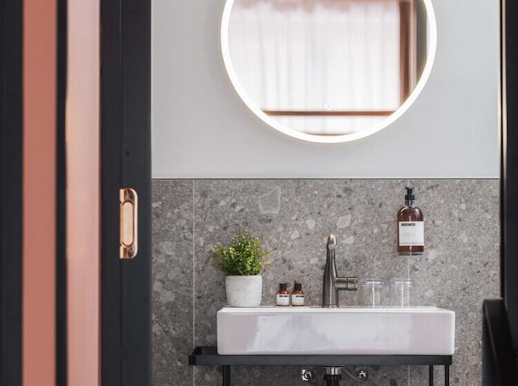 Maisons Du Monde Hotel & Suites   Nantes