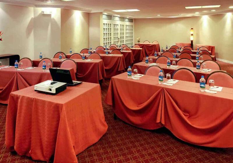 ホテル Mercure Alameda Quito