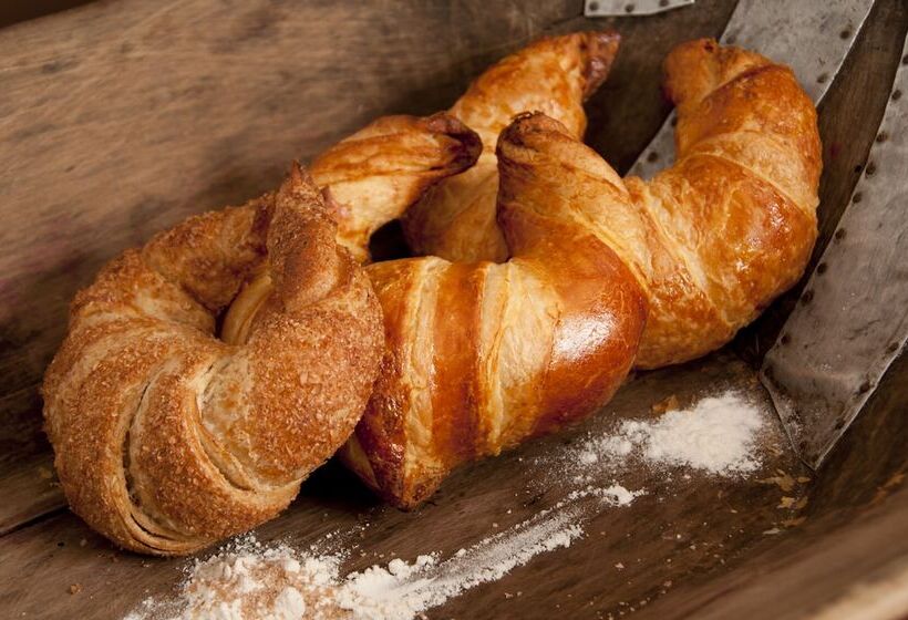 هتل Mercure Alameda Quito