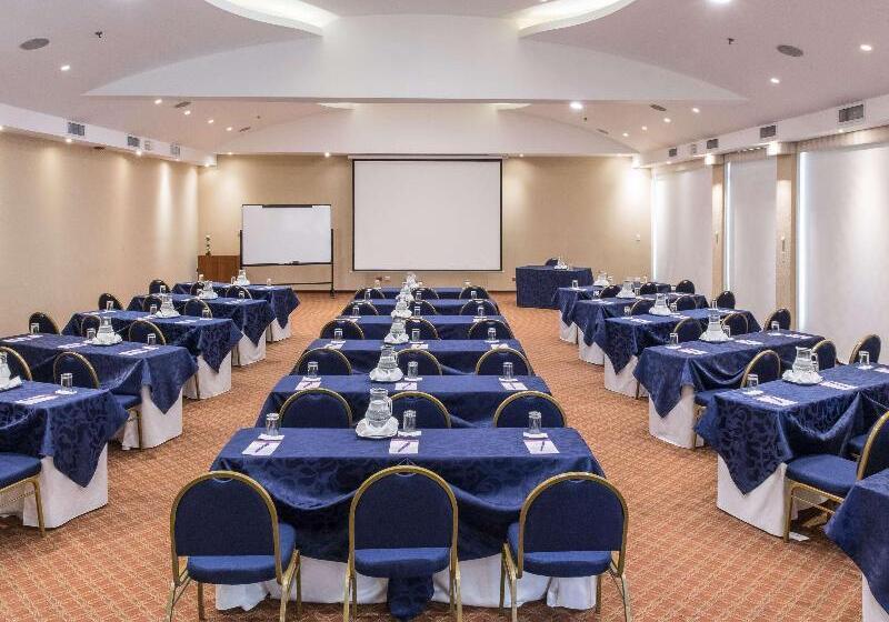 ホテル Mercure Alameda Quito