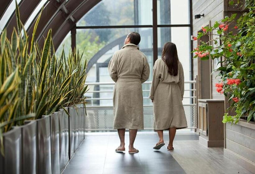 Отель B&b Home Brides Les Bains Les 3 Vallées