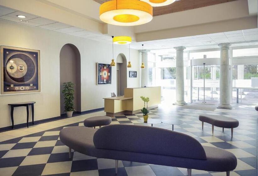 Отель B&b Home Brides Les Bains Les 3 Vallées