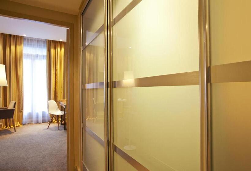 Отель B&b Home Brides Les Bains Les 3 Vallées