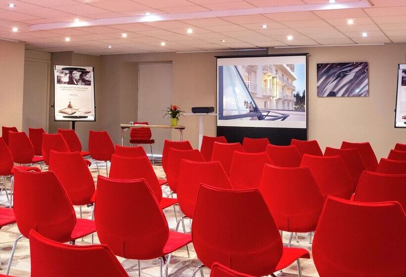 Отель B&b Home Brides Les Bains Les 3 Vallées