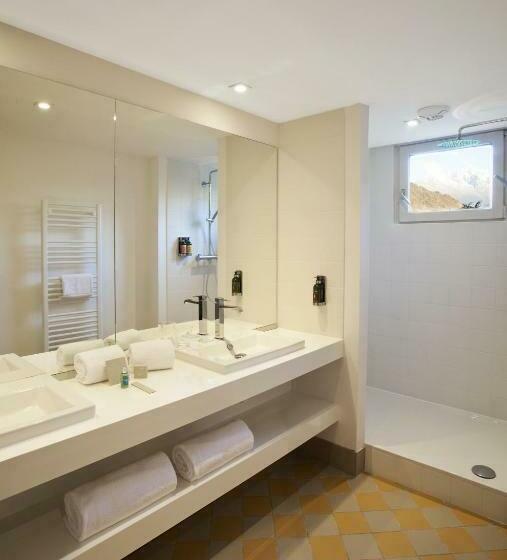 Отель B&b Home Brides Les Bains Les 3 Vallées