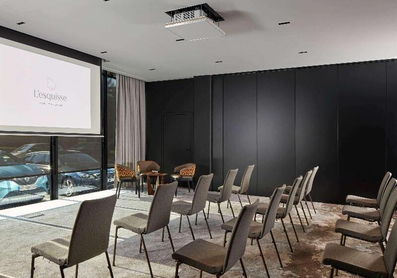 Отель Mercure Colmar Centre Champ De Mars