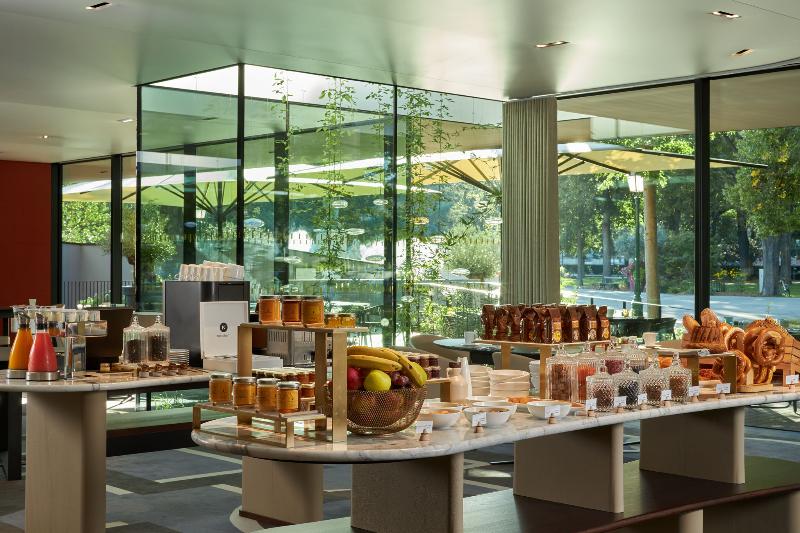 Отель Mercure Colmar Centre Champ De Mars