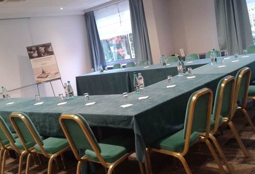 호텔 Mercure Macon Bord De Saone