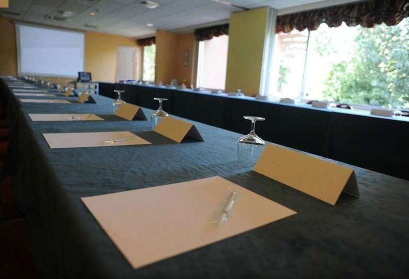 호텔 Mercure Macon Bord De Saone