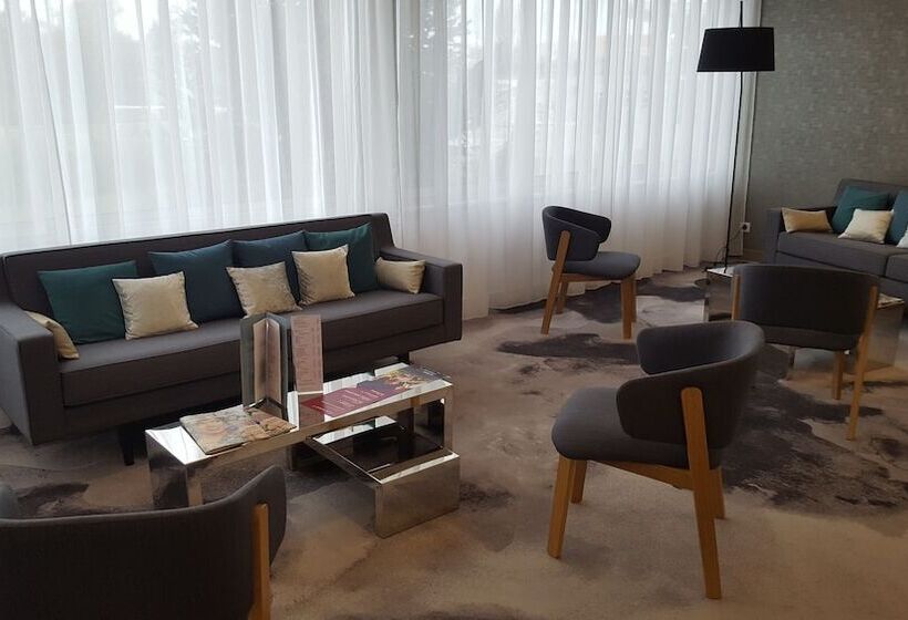 호텔 Mercure Macon Bord De Saone