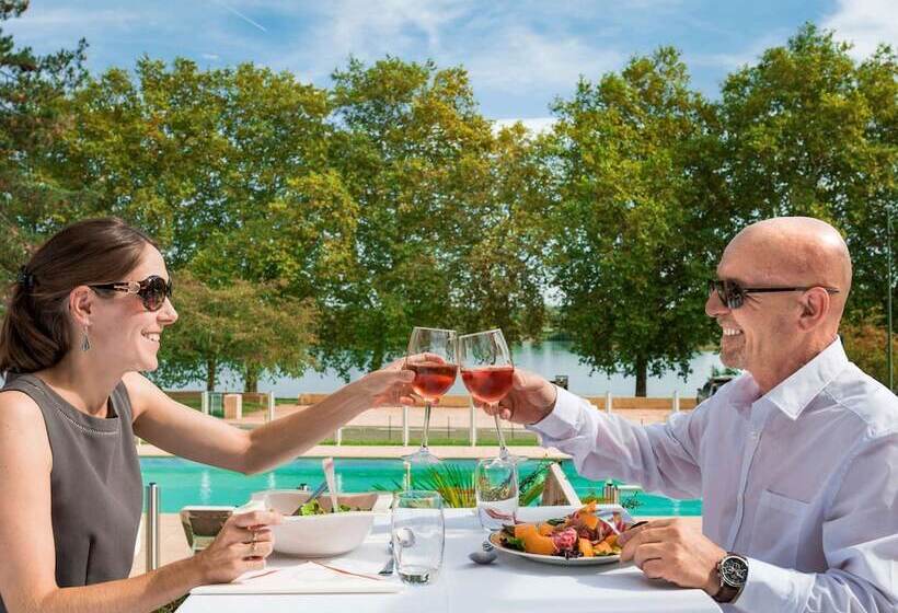 호텔 Mercure Macon Bord De Saone