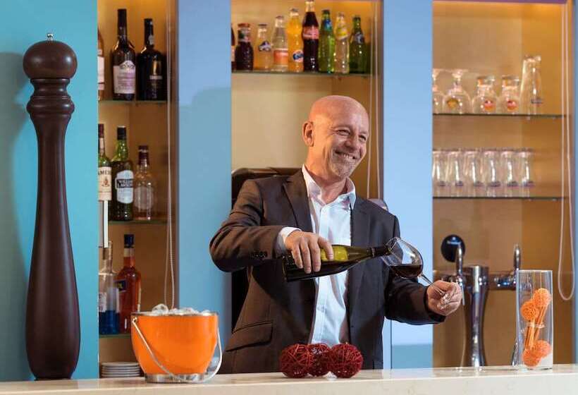 호텔 Mercure Macon Bord De Saone